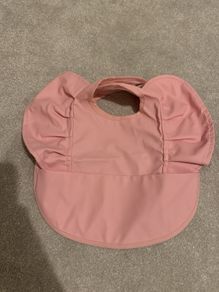 Snuggle Hunny bib -new