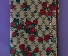 michael kors clutch purse/bag