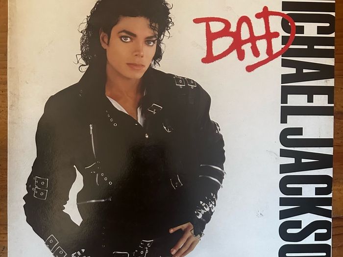 Michael Jackson BAD Original Irish  1987 release complete with inner lyrics sheet in vg+ condition