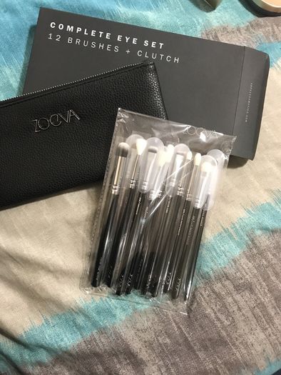 brand new 100% genuine Zoeva complete eye set 12 brushes + clutch