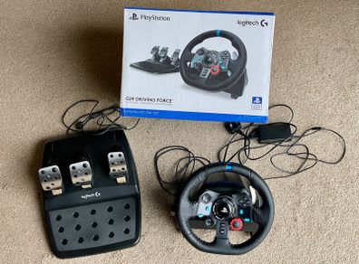 logitech G29 racing wheel and pedals for PS5/PS4