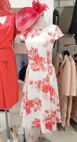 Dress Size 14 ( will free post)