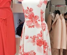 Dress Size 14 ( will free post)