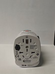 SKROSS world adapter with 4usb ports (5v and 4.8AMP)