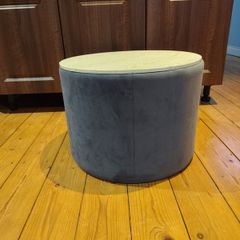 Round coffee table