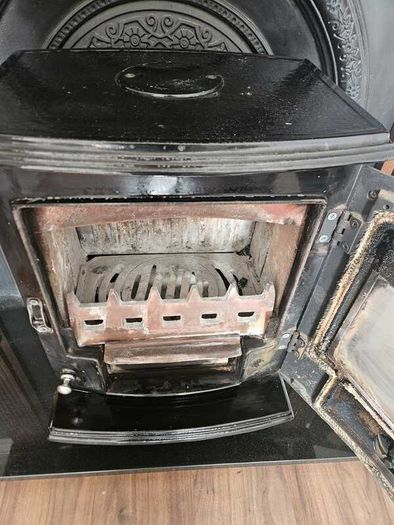 Stove with fireplace