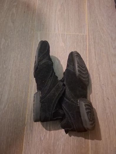 dance shoes