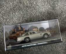 James Bond Aston Martin DB5 Tunderball