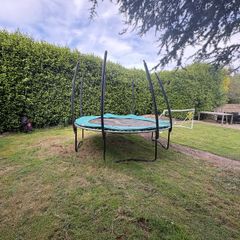 Burg trampolene