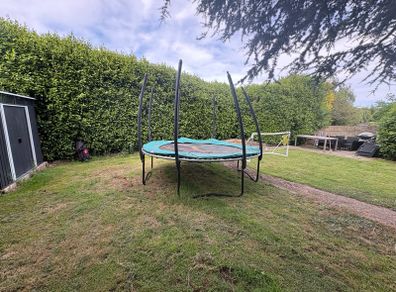 Burg trampolene