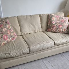 3 Seat Sofa - Free to go