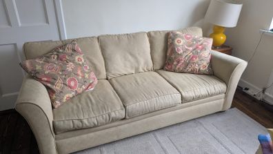 3 Seat Sofa - Free to go