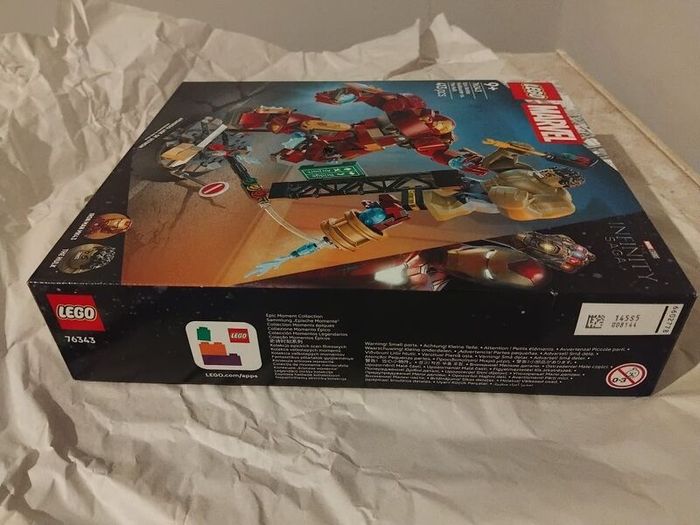 lego 76343 Epic Battle: Hulkbuster vs. The Hulk