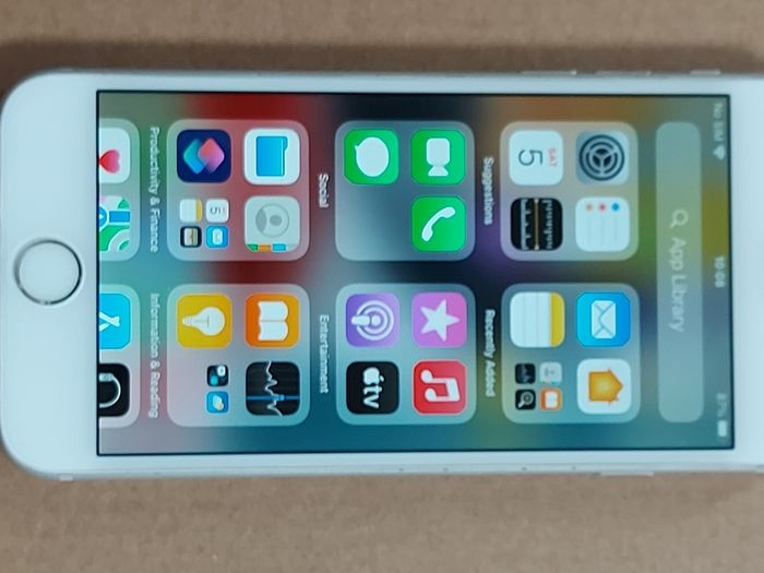 Apple Iphone 6s, White, 32GB, Battery Life 83 percent, Excellent condition