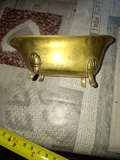 Beautiful Miniature Solid Brass Bathtub with four Shell-Shaped Feet. It is the perfect size to keep rings and jewelry in,