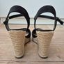 Woven wedge sandals Image 4