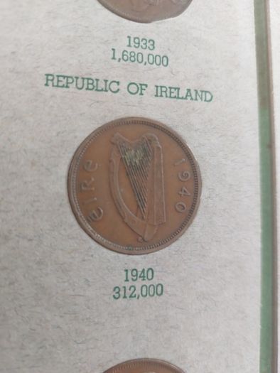 coin folder including full set of pennys including rare 1940