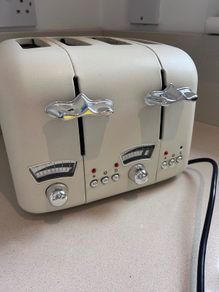 delonghi 4 slice toaster
