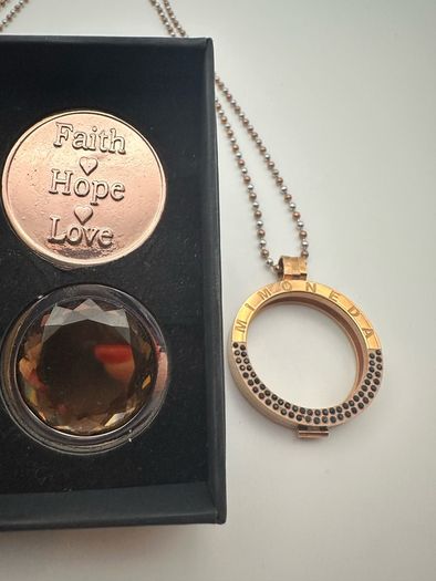 Mi Moneda Type Necklaces
