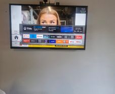 Normende 40in Smart tv.