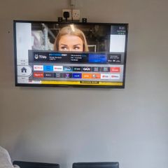 Normende 40in Smart tv.