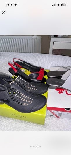 footwear womens