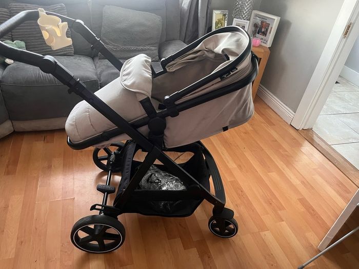 Baby travel system and baby rocker (collection only)