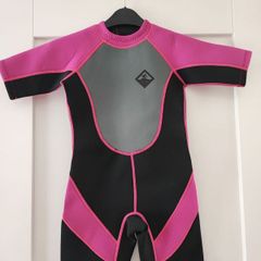 Kid's wet suit - 9-10 years old 28"