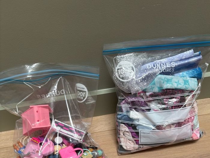 Barbie Dream house & accessories