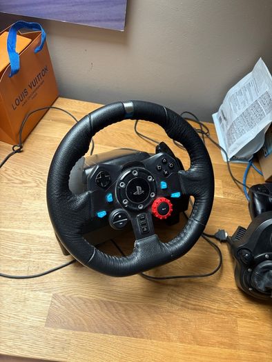logitech g29 steering wheel with shifter