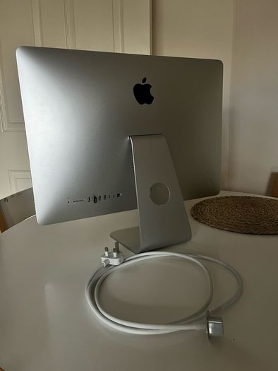 iMac 21.5 (2017) | Intel Core i5 | 8GB RAM | 256GB | Immaculate Condition