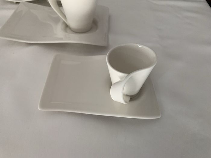 Villeroy & Boch New Wave cups & Saucers