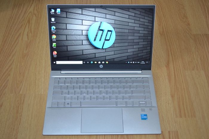 HP 14-inch Core i3 Laptop, SSD, Touchscreen with HDMI + Microsoft Office