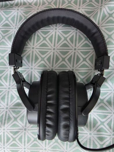 Studio headphones M-audio HDH40