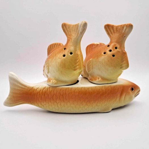 3-piece Set Salt & Pepper Shakers