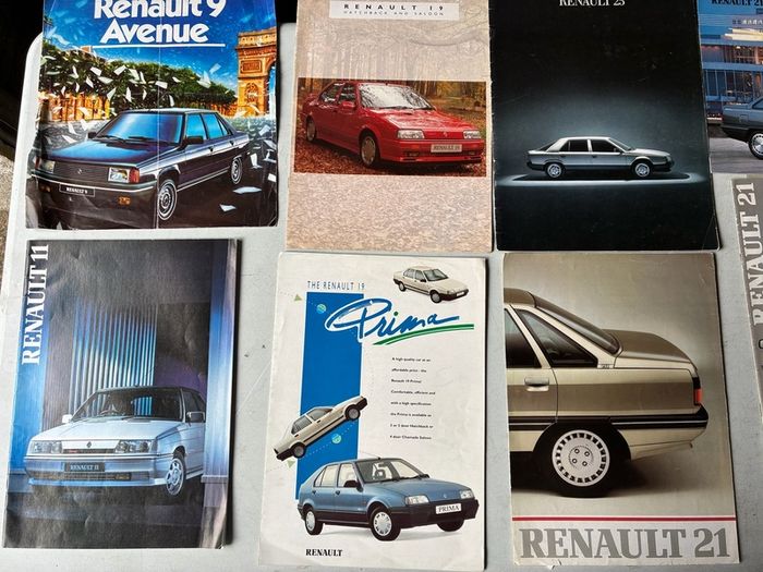 Renault Handbooks, Manuals & Brochures .
