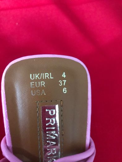 Ladies pink shoes size 4