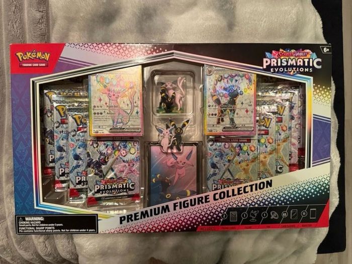 Prismatic Evolutions Premium Figure Collection Pokemon