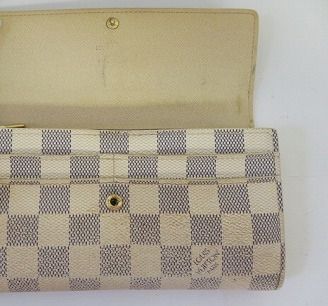 Louis Vuitton Long  Sara Wallet