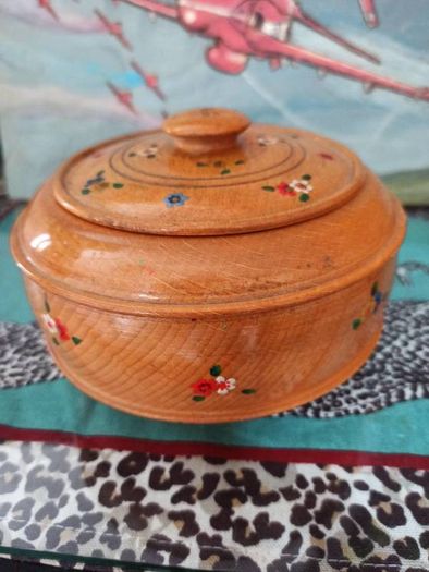 Decorative wood container