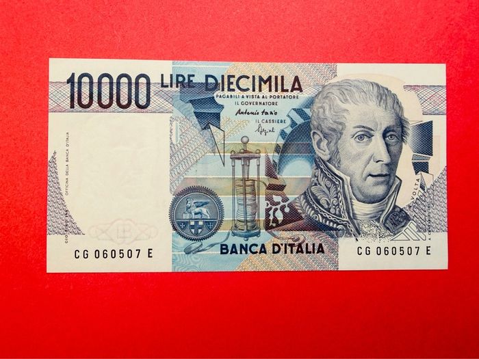 Italy. 10000. Lire  1984  Pick  112b. ( Uncirculated )