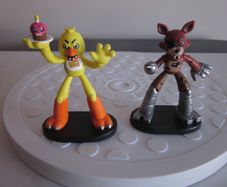 Funko Five Nights At Freddy's Hero World Chica / Foxy Figures