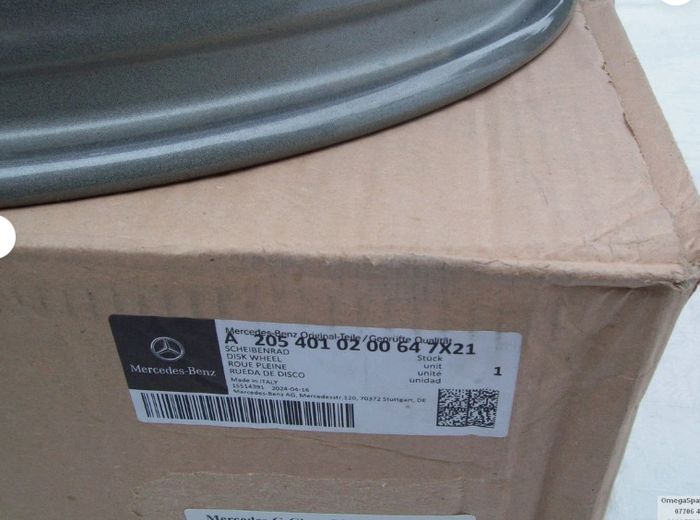 Mercedes-Benz 17-inch alloy wheel
