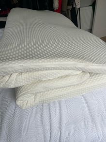 Memory foam mattress topper