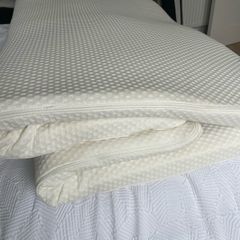 Memory foam mattress topper
