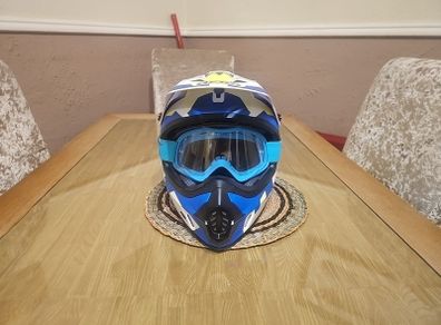 Mens Medium helmet