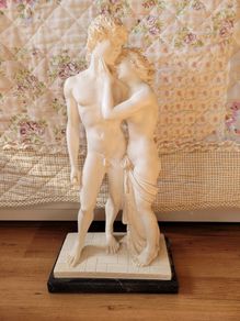 Collectible sculpture "Venis and Adonis"