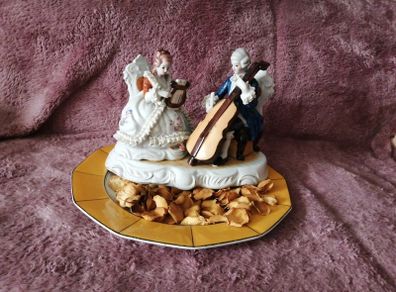 Huge and heavy porcelain Figurine