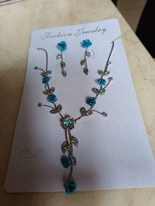 Costume  Necklace & Matching  Earrings.  Length  - 10"