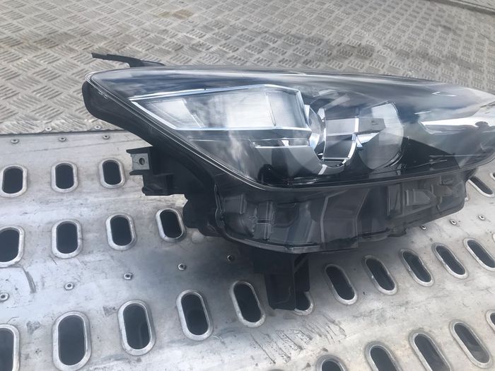 mazda cx3 head light